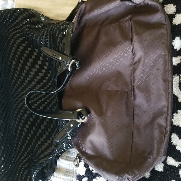 Cole Haan | Genevieve Weave Large Triangle Tote - Picture 9 of 13